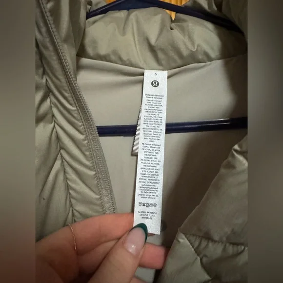 Lululemon Wunder Puff Super-Cropped Jacket in Heather Raw Linen - Picture 4 of 5